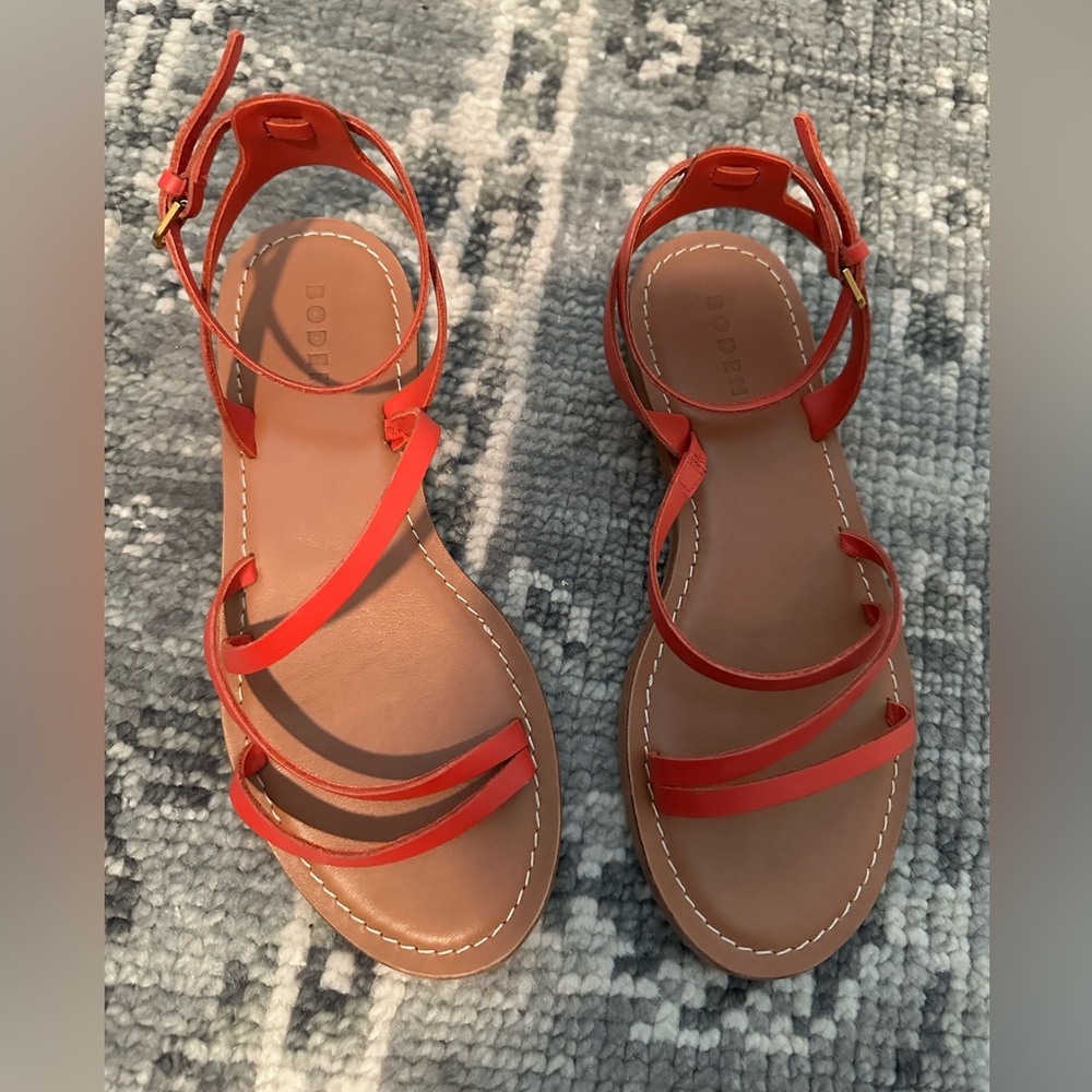 Boden Women’s Everyday Flat Sandals in Red — strappy - Picture 3 of 5